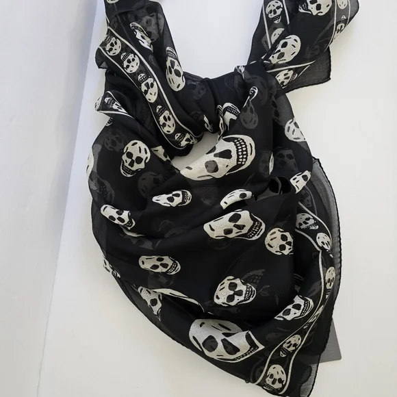 Alexander McQueen Skull Silk Scarf Black - Picture 3 of 6